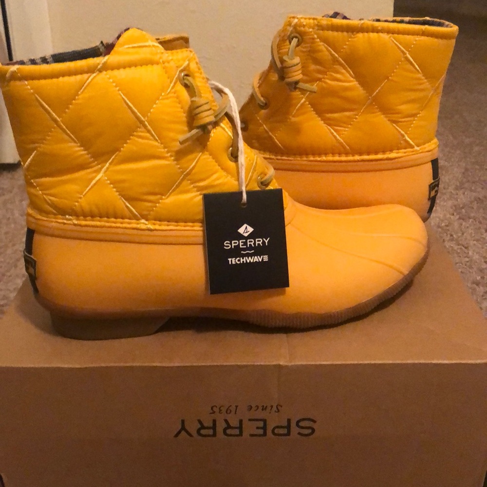 SPERRY Saltwater Quilted Boots